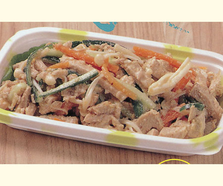 ゆで豚と野菜のごまみそ和え